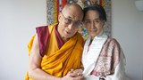 ༸གོང་ས་མཆོག་དང་ཨང་སན་སུ་ཀི་བར་མཇལ་འཕྲད་མཛད་ཡོད་པ།