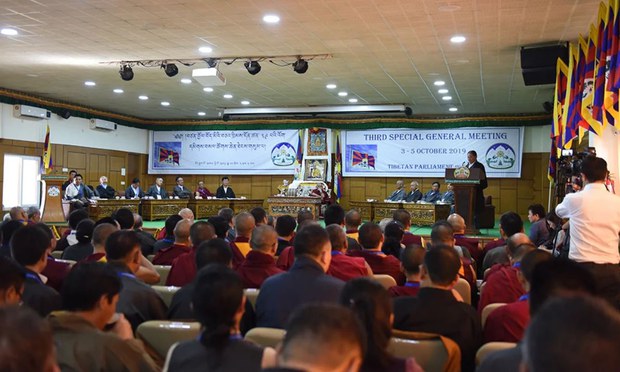 ༧གོང་ས་མཆོག་གི་སྐུའི་ཡང་སྲིད་མུ་མཐུད་ཕེབས་དགོས་པའི་གསོལ་འདེབས་ཞུས་པ། ༧གོང་ས་མཆོག་གི་སྐུའི་ཡང་སྲིད་མུ་མཐུད་ཕེབས་དགོས་པའི་གསོལ་འདེབས་ཞུས་པ།