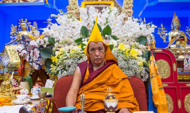 དགའ་ལྡན་ཁྲི་ཐོག་༡༠༤བསྐོ་བཞག་གནང་བ། དགའ་ལྡན་ཁྲི་ཐོག་༡༠༤བསྐོ་བཞག་གནང་བ།