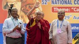 འགྲོ་བ་མིའི་རང་བཞིན་བྱམས་དང་སྙིང་རྗེ་ཡིན་སྐོར་བཀའ་སློབ་སྩལ་གནང་མཛད་པ།
