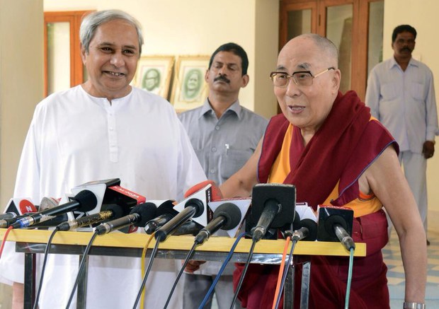 ཨོ་རི་ཤ་དང་ཨ་རུ་ཎ་ཅལ་མངའ་སྡེའི་སྤྱི་ཁྱབ་བློན་ཆེན་ལ་འཚམས་འཕྲིན་གནང་བ། ཨོ་རི་ཤ་དང་ཨ་རུ་ཎ་ཅལ་མངའ་སྡེའི་སྤྱི་ཁྱབ་བློན་ཆེན་ལ་འཚམས་འཕྲིན་གནང་བ།