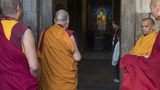 སྤྱི་ནོར་༸གོང་ས་༸སྐྱབས་མགོན་ཆེན་པོ་མཆོག་གནས་མཆོག་རྡོ་རྗེ་གདན་ནས་ཆིབས་ཞལ་བསྒྱུར་གནང་མཛད་པ།