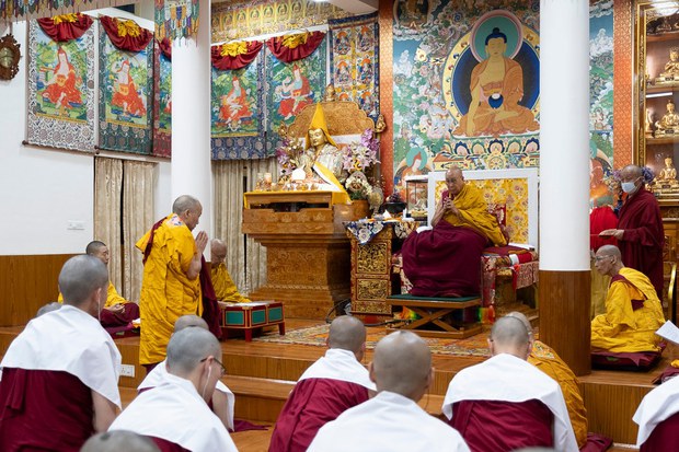 ཆོས་ཞེས་པ་དེ་ཁ་ཙམ་ཚིག་ཙམ་མིན་པར་ལག་ལེན་ངོ་མའི་ཐོག་ནས་བྱིན་རླབས་འཇུག་པ་བྱེད་དགོས། ༧གོང་ས་མཆོག་གིས། ཆོས་ཞེས་པ་དེ་ཁ་ཙམ་ཚིག་ཙམ་མིན་པར་ལག་ལེན་ངོ་མའི་ཐོག་ནས་བྱིན་རླབས་འཇུག་པ་བྱེད་དགོས། ༧གོང་ས་མཆོག་གིས།