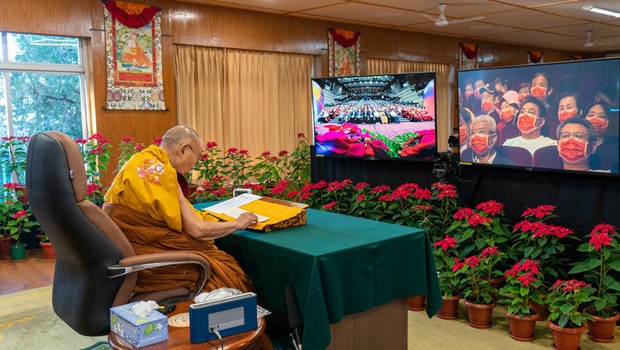 ༸གོང་ས་མཆོག་གིས་བྱམས་བརྩེའི་སྒོ་ནས་འཛམ་གླིང་ཞི་བདེ་བསྐྲུན་ཐབས་སྐོར་བཀའ་སློབ།