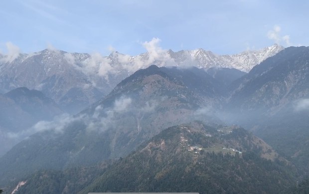 རྒྱ་གར་བྱང་ཕྱོགས་ནས་མཐོང་བའི་ཧི་མ་ལ་ཡའི་རི་རྒྱུད།
