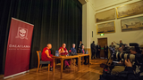 མི་ཡོངས་རྫོགས་ལ་སྐྱབས་བཅོལ་སྤྲོད་ཐུབ་རྒྱུ་མི་སྲིད་པ་ཞིག་ཡིན།