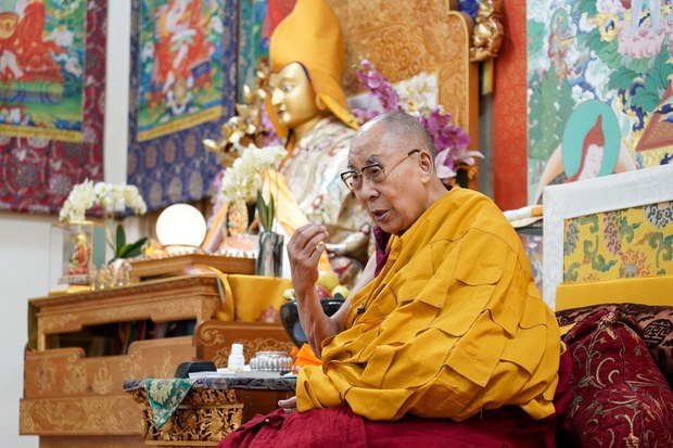 ༸གོང་ས་མཆོག་གིས་ཆོ་འཕྲུལ་དུས་ཆེན་ཉིན་མང་ཚོགས་ལ་སྐྱེས་རབས་ཀྱི་གསུང་ཆོས་སྩལ་གནང་མཛད་རྒྱུ།