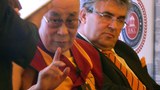 འབེང་ལོར་རུ་ཀུན་ཁྱབ་འགན་འཁུར་གྱི་བརྗོད་གཞིའི་ཐོག་བཀའ་སློབ་སྩལ་བ།