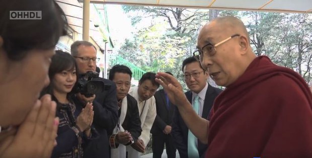 གསར་འགྱུར་བཤད་པ་དང་མཉམ་དུ་ཤེས་ཡོན་སྤེལ་དགོས།