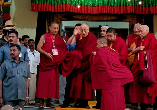 ༧གོང་ས་མཆོག་ལྡི་ལིར་ཆིབས་བསྒྱུར་ཞབས་སོར་འཁོད་གནང་བ། ༧གོང་ས་མཆོག་ལྡི་ལིར་ཆིབས་བསྒྱུར་ཞབས་སོར་འཁོད་གནང་བ།