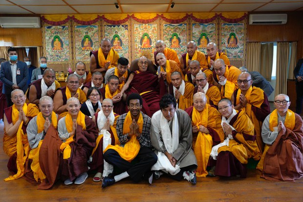 ༸གོང་ས་མཆོག་གིས། རིག་པའི་ལམ་ནས་གཏན་ལ་འབེབས་རྒྱུ་ཡོད་པའི་ནང་ཆོས་ལ་སློབ་གཉེར་བྱེད་མཁན་ཚོས་སེམས་ནང་སྤོབས་པ་སྐྱེ་དགོས་ཅེས་བཀའ་སྩལ་བ།