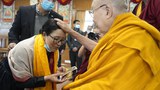 ༸གོང་ས་སྐྱབས་མགོན་ཆེན་པོ་མཆོག་གིས་རྒྱ་གར་དབུས་གཞུང་གི་གྲངས་ཉུང་མི་རིགས་ཀྱི་ལྷན་ཚོགས་ཀྱི་ནང་པའི་སྐུ་ཚབ་རིན་ཆེན་ལྷ་མོ་ལགས་སུ་མཇལ་ཁ་བསྩལ་བ།