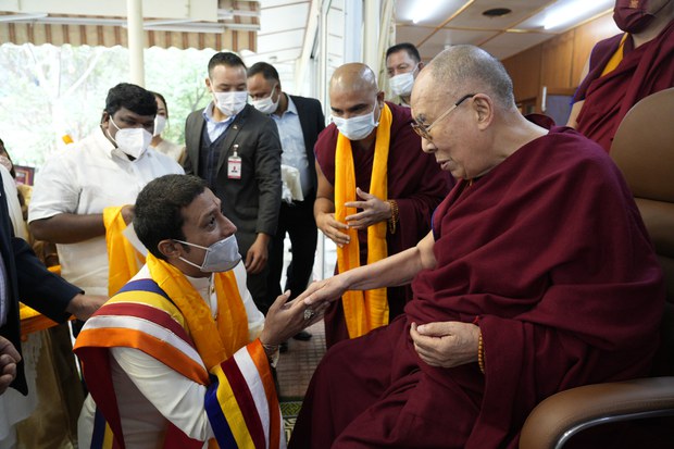 སངས་རྒྱས་ཀྱིས་གསུང་བའི་ཆོས་དེ་མི་ཚོར་བསླབ་དགོས་པ་རེད་ཅེས། ༸གོང་ས་མཆོག་གིས་བཀའ་སྩལ་བ།