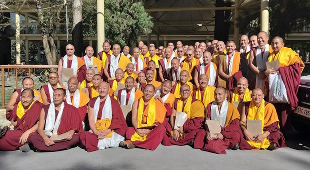 དགེ་བཤེས་ཚོས་སློབ་སྦྱོང་གནང་བ་དེ་དག་རིག་པའི་ལམ་ནས་སློབ་ཁྲིད་གནང་རྒྱུ་གལ་ཆེ། ༧གོང་ས་མཆོག་གིས། དགེ་བཤེས་ཚོས་སློབ་སྦྱོང་གནང་བ་དེ་དག་རིག་པའི་ལམ་ནས་སློབ་ཁྲིད་གནང་རྒྱུ་གལ་ཆེ། ༧གོང་ས་མཆོག་གིས།