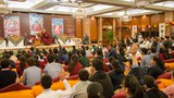 ༸གོང་ས་མཆོག་ནས་རྒྱ་གར་དགེ་སློབ་༢༠༠ཙམ་ལ་བཀའ་སློབ་བསྩལ་བ།