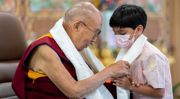 གཞོན་སྐྱེས་ཚོས་མི་གཅིག་གྱུར་གྱི་འདུ་ཤེས་ཐོག་ནས་འཛམ་གླིང་ཞི་བདེ་བསྐྲུན་པར་འགན་ཁུར་དགོས། ༧གོང་ས་མཆོག་གིས། གཞོན་སྐྱེས་ཚོས་མི་གཅིག་གྱུར་གྱི་འདུ་ཤེས་ཐོག་ནས་འཛམ་གླིང་ཞི་བདེ་བསྐྲུན་པར་འགན་ཁུར་དགོས། ༧གོང་ས་མཆོག་གིས།