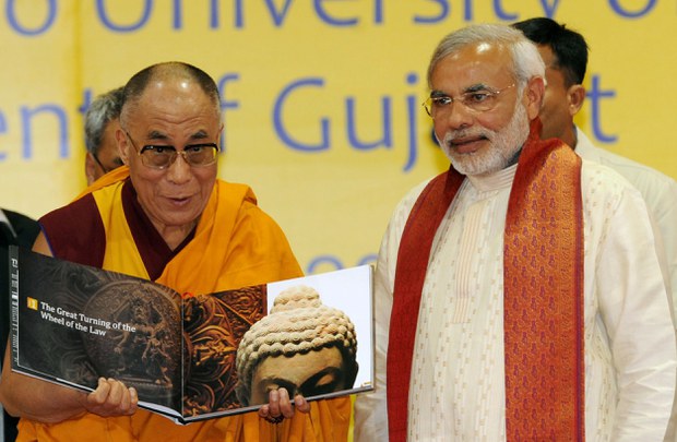 ༧གོང་ས་༧སྐྱབས་མགོན་ཆེན་པོ་མཆོག་གིས་སྲིད་བློན་མོ་དྷི་མཆོག་གི་འཁྲུངས་སྐར་ལ་འཚམས་འཕྲིན་བསྩལ་གནང་མཛད་ཡོད་པ། ༧གོང་ས་༧སྐྱབས་མགོན་ཆེན་པོ་མཆོག་གིས་སྲིད་བློན་མོ་དྷི་མཆོག་གི་འཁྲུངས་སྐར་ལ་འཚམས་འཕྲིན་བསྩལ་གནང་མཛད་ཡོད་པ།