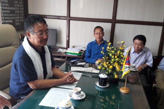 ནང་སྲིད་བཀའ་བློན་གསར་པར་ཕེབས་བསུ། ནང་སྲིད་བཀའ་བློན་གསར་པར་ཕེབས་བསུ།