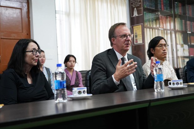 བོད་དོན་མུ་མཐུད་ནས་རྒྱབ་སྐྱོར་གནང་རོགས་ཞེས་འབོད་སྐུལ་ཞུས་འདུག བོད་དོན་མུ་མཐུད་ནས་རྒྱབ་སྐྱོར་གནང་རོགས་ཞེས་འབོད་སྐུལ་ཞུས་འདུག