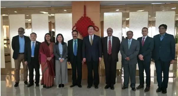 ང་ཚོ་རྒྱ་གར་ནས་ཡིན་པ་ཤེས་སྐབས་བོད་ནང་གི་བོད་མིས་བློ་ཐག་ཉེ་པོ་གནང་འདུག་ཅེས། རྒྱ་གར་བློ་འདོན་ལྟེ་གནས་ཁང་གི་སྐུ་ཚབ་ཚོགས་ཆུང་མི་སྣས་འགྲེལ་བརྗོད་གནང་བྱུང་། ང་ཚོ་རྒྱ་གར་ནས་ཡིན་པ་ཤེས་སྐབས་བོད་ནང་གི་བོད་མིས་བློ་ཐག་ཉེ་པོ་གནང་འདུག་ཅེས། རྒྱ་གར་བློ་འདོན་ལྟེ་གནས་ཁང་གི་སྐུ་ཚབ་ཚོགས་ཆུང་མི་སྣས་འགྲེལ་བརྗོད་གནང་བྱུང་།