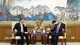 རྒྱ་ནག་ཕྱི་སྲིད་བློན་ཆེན་གྱིས་རྒྱལ་ཁབ་ཕན་ཚུན་དབར་དོགས་གཟོན་སྤངས་ཏེ་བསམ་ཤེས་དང་རྒྱབ་སྐྱོར་དགོས་ཚུལ་བརྗོད་འདུག