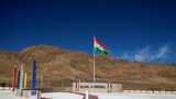 རྒྱ་གར་གྱིས་འཕགས་བོད་ས་མཚམས་སུ་མཐའ་སྲུང་ས་ཚིགས་གསར་པ་བཞི་བཅུ་བཙུགས་ནས་ལྟ་སྲུང་བྱེད་ཤུགས་ཆེ་རུ་བཏང་འདུག