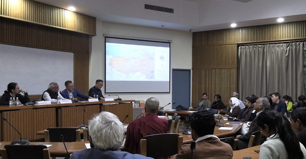 རྒྱ་ནག་གཞུང་གིས་བོད་བཙན་བཟུང་བྱས་པ་ནི་བོད་ནང་གི་གཏེར་ཁ་སྔོག་འདོན་གྱི་ཁེ་ཕན་སོགས་ཀྱི་ཆེད་དུ་ཡིན་ཞེས་ཉམས་ཞིབ་པས་འགྲེལ་བརྗོད་གནང་གི་འདུག རྒྱ་ནག་གཞུང་གིས་བོད་བཙན་བཟུང་བྱས་པ་ནི་བོད་ནང་གི་གཏེར་ཁ་སྔོག་འདོན་གྱི་ཁེ་ཕན་སོགས་ཀྱི་ཆེད་དུ་ཡིན་ཞེས་ཉམས་ཞིབ་པས་འགྲེལ་བརྗོད་གནང་གི་འདུག