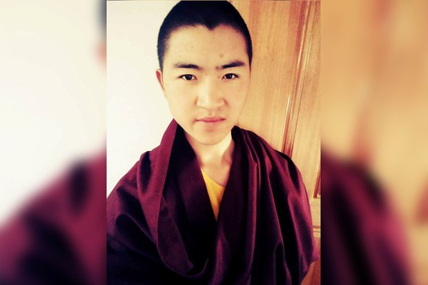 རྟའུ་ཉ་མཚོ་དགོན་པའི་ནང་བསྟན་གཙུག་ལག་སློབ་གྲྭའི་བྱམས་པ་དགེ་ལེགས་ལཊ་ཀྱི་ཉེ་པར། 