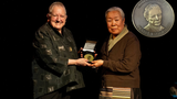 ༧སྐུའི་གཅུང་མོ་བཀའ་ཟུར་རྗེ་བཙུན་པདྨ་མཆོག་ལ་ཨ་རིའི་མཐོ་སློབ་ཞིག་གིས་ཕུལ་བྱུང་བུད་མེད་ལ་ཕུལ་སྲོལ་ཡོད་པའི་གཟེགས་རྟགས་ཕུལ་འདུག