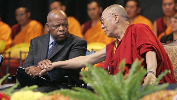 ཨ་རིའི་དམངས་གཙོ་ཚོགས་པའི་གྲོས་ཚོགས་ཀྱི་འཐུས་མི་སྐུ་ཞབས་(John Lewis)་ལགས་དང་༧གོང་ས་མཆོག