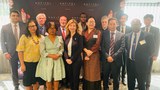 བཀའ་བློན་ནོར་འཛིན་སྒྲོལ་མ་ལགས་ཀྱིས་ནིའུ་ཛི་ལན་ཌའི་ནང་གཞུང་དོན་འཚམས་གཟིགས་གནང་བཞིན་འདུག