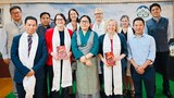 ཕྱི་དྲིལ་བཀའ་བློན་ནོར་འཛིན་སྒྲོལ་མ་ལགས་ཀྱིས་ཨོསི་ཊརེ་ལི་ཡའི་ནང་གཞུང་འབྲེལ་འཚམས་གཟིགས་གནང་བཞིན་འདུག