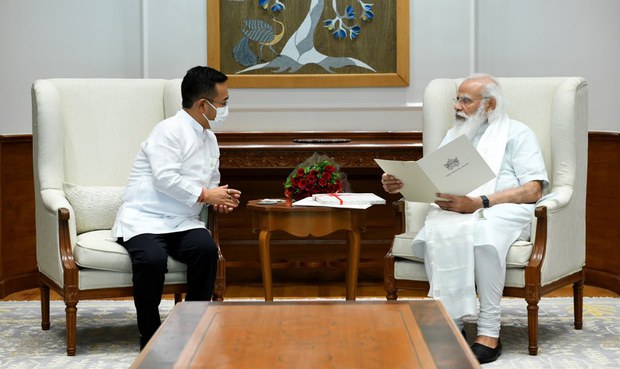 ཀརྨ་པ་མཆོག་འབྲས་ལྗོངས་སུ་གདན་ཞུའི་ལས་དོན་ཆེད་སྔོན་རྩིས་རྒྱ་གར་སྒོར་མོ་ས་ཡ་བཅུ་བཀའ་ཁྲོལ་ཞུས་འདུག ཀརྨ་པ་མཆོག་འབྲས་ལྗོངས་སུ་གདན་ཞུའི་ལས་དོན་ཆེད་སྔོན་རྩིས་རྒྱ་གར་སྒོར་མོ་ས་ཡ་བཅུ་བཀའ་ཁྲོལ་ཞུས་འདུག
