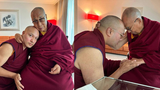 ༧དཔལ་རྒྱལ་དབང་༧ཀརྨ་པ་ཨོ་རྒྱན་འཕྲིན་ལས་རྡོ་རྗེ་མཆོག་སུད་སིར་ཆིབས་སྒྱུར་གྱིས་སྤྱི་ནོར་༧གོང་ས་༧སྐྱབས་མགོན་ཆེན་པོ་མཆོག་ལ་མཇལ་བཅར་ཞུས་ཡོད་པ།