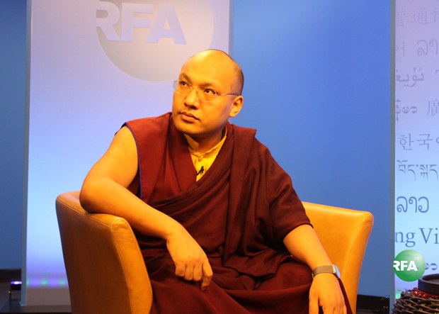 ཀརྨ་པ་མཆོག་ཨེ་ཤེ་ཡ་རང་དབང་རླུང་འཕྲིན་ཁང་ལ་ཕེབས་སྐབས། ༢༠༡༥།༤།༡༥