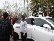 ཁ་ལོ་བ་མེད་པའི་googleམོ་ཊ་ལ་བཞུགས་