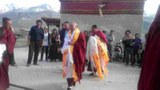 གར་ཕྲུག་རྡོ་རྗེ་བཙོན་བཀྲོལ་ཐོབ་པར་དགའ་བསུ་བྱེད་བཞིན་པ། ༢༠༡༤།༥།༢༤