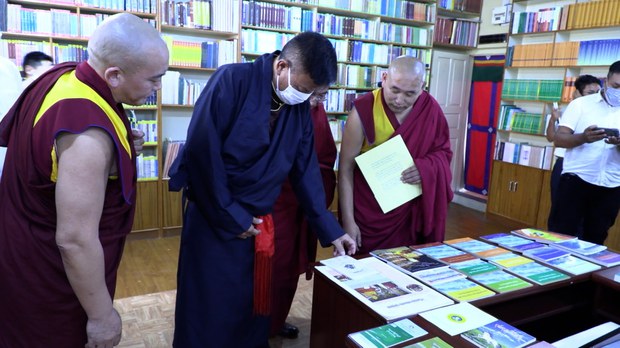 རྒྱ་ནག་གཞུང་གིས་བོད་ཀྱི་ཆོས་དང་རིག་གཞུང་ཐོག་དམ་དྲག་ཆེན་པོ་བྱེད་བཞིན་པར་སྲིད་སྐྱོང་མཆོག་གིས་སྐྱོན་བརྗོད་གནང་འདུག