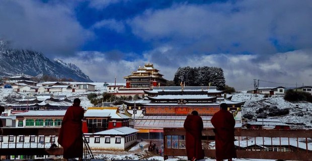 རྒྱ་ནག་གཞུང་གིས་ཀིརྟིའི་དགོན་པ་གཉིས་ཀྱི་གྲྭ་ཕྲུག་ཚོ་བཙན་ཐབས་ཀྱིས་གཞུང་གཉེར་སློབ་གྲྭར་གཏོང་བཅུག་གི་ཡོད་འདུག
