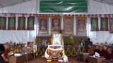རྡོ་རྗེ་གདན་དུ་ལ་དྭགས་བྱམས་སྨོན་ཆེན་མོའི་སྨོན་ལམ་སྐབས་དང་པོ་འཚོགས་བཞིན་འདུག