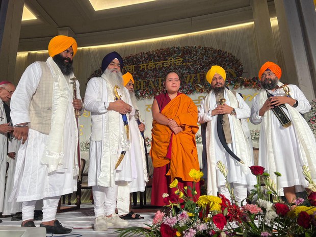 སྐྱབས་རྗེ་ཡོངས་འཛིན་གླིང་མཆོག་སྤྲུལ་རིན་པོ་ཆེ་མཆོག་གིས་ཆོས་ལུགས་ཁག་གི་དབུ་འཁྲིད་རྣམ་པས་འཛམ་གླིང་ཞི་བདེ་བསྐྲུན་རྒྱུར་འགན་འཁུར་དགོས་པའི་སྐུལ་མ་གནང་པ།