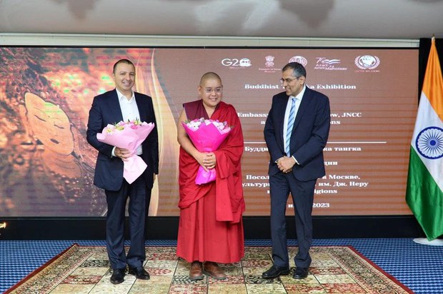 སྐྱབས་རྗེ་གླིང་རིན་པོ་ཆེ་ཡིས་ར་ཤེ་ཡའི་ཁྱབ་ཁོངས་ས་ཁུལ་ཁག་ཅིག་ནང་ཆོས་འབྲེལ་གནང་འདུག སྐྱབས་རྗེ་གླིང་རིན་པོ་ཆེ་ཡིས་ར་ཤེ་ཡའི་ཁྱབ་ཁོངས་ས་ཁུལ་ཁག་ཅིག་ནང་ཆོས་འབྲེལ་གནང་འདུག