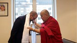 གླིང་མཆོག་སྤྲུལ་རིན་པོ་ཆེ་མཆོག་གིས་ཨ་རིའི་ཕྱི་སྲིད་ལས་ཁུངས་ནང་རྒྱལ་སྤྱིའི་ཆོས་དད་རང་དབང་ཚན་པའི་སློབ་སྟོན་པ་སྐུ་ཞབས་(Thames Noax)མཆོག་དང་མཇལ་འཕྲད། ༢༠༡༩།༨།༢༣