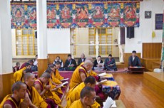 གླིང་ཚའི་ཨ་མ་དམ་པའི་ཆེད་ཞེ་དགུའི་མཆོད་འབུལ་སྨོན་ལམ་གནང་སྐབས། ༢༠༡༨།༡༠།༢༥ 