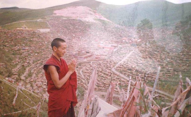 དགེ་འདུན་པ་བློ་གྲོས་ལགས་ཀྱི་ཉེ་པར། 
