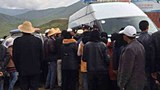 བོད་མདོ་སྨད་བ་ཡུན་རྫོང་དུ་ཁ་ཆེ་ཡུལ་མིའི་ཐོག་མེ་མདའ་བརྒྱབ་ཡོད་པ།