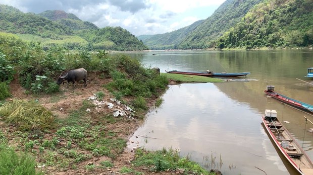 ལོསུ་(Laos)་རྒྱལ་ཁབ་ནང་གི་རྫ་ཆུ། 