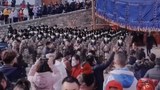 སྐུ་འབུམ་སོགས་སུ་མེ་ཏོག་མཆོད་པའི་སྐབས་རྒྱ་ནག་གིས་དམག་མི་མང་པོ་འགྲེམས་འཇོག་བྱས་འདུག
