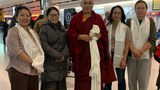 བོད་མི་མང་སྤྱི་འཐུས་ཚོགས་གཙོ་མཁན་པོ་བསོད་ནམས་བསྟན་འཕེལ་ལགས་ཀྱིས་སྣེ་ཁྲིད་པའི་སྐུ་ཚབ་ཚོགས་པ་ཞིག་དབྱིན་ཡུལ་དུ་འཚམས་གཟིགས་སུ་ཕེབས་འདུག