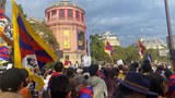 བོད་མིའི་སྐུ་ཚབ་ནས་ཧྥ་རན་སིའི་གྷུའི་མེཊི་འགྲེམས་སྟོན་ཁང་གི་འགན་འཛིན་དང་ཐུག་འཕྲད་ཀྱིས་གོ་བསྡུར་ལྷུག་པོ་གནང་ཡོད་པ།